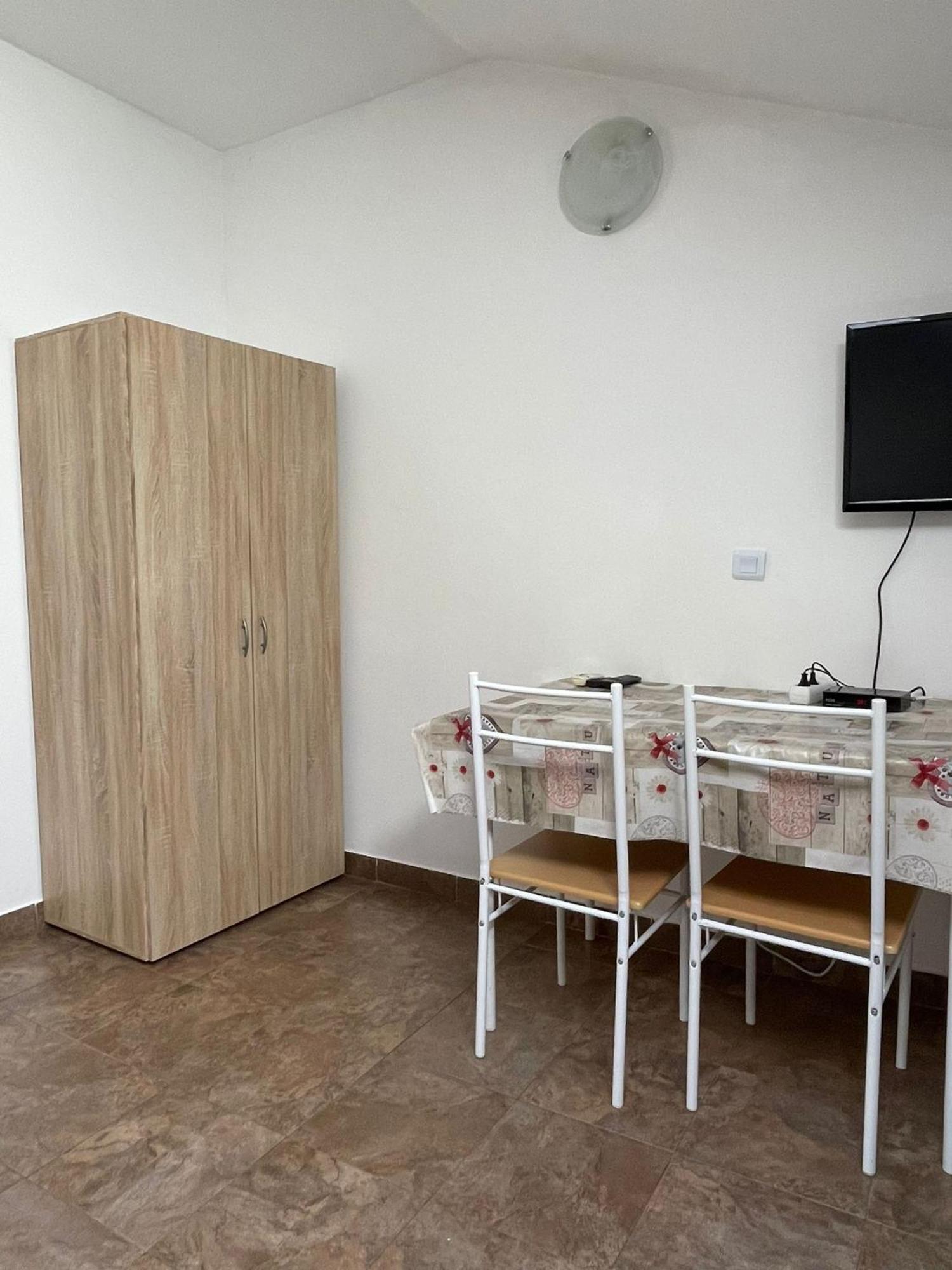 Dejan Apartment-Top Centar Пула Екстериор снимка